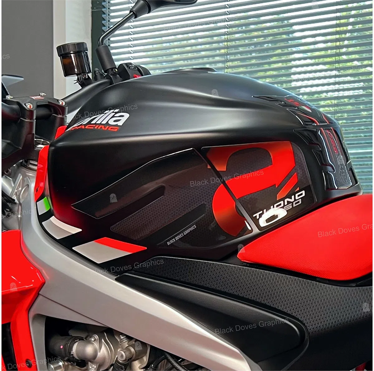 Harz-Aufkleber 3D-Schutz, kompatibel mit Aprilia Tuono 660 2022 (seitliche Tankschutz)