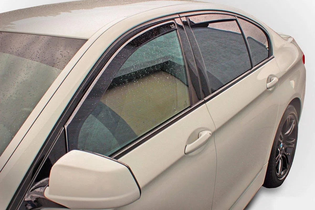 J&J AUTOMOTIVE Windabweiser passend für Ford Focus 1998-2005 4tlg, Heko Regenabweiser Vorne Hinten Getönt Dunkel Passform