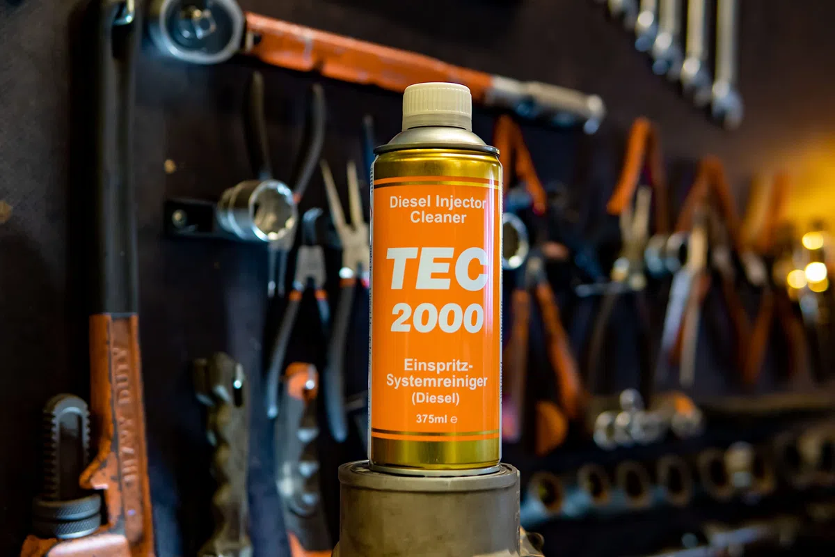 TEC 2000 Motorreiniger - 6 x Diesel Injektor Einspritzdüsen Reiniger 375ml - Kraftstoffadditiv zur Systemreinigung von Injektoren - Motorspülung Motorpflege Diesel Zusatz - Systemreiniger
