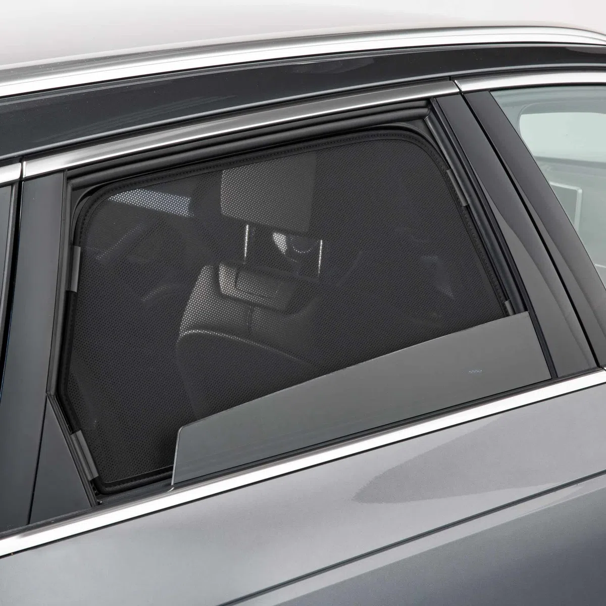 Premium SunClip Auto Sicht- & Sonnenschutz kompatibel mit VW T7 2021- INKL Tasche