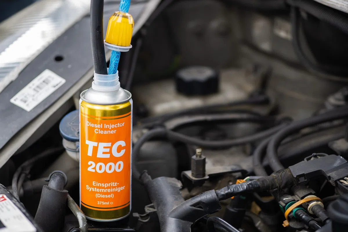 TEC 2000 Motorreiniger - 6 x Diesel Injektor Einspritzdüsen Reiniger 375ml - Kraftstoffadditiv zur Systemreinigung von Injektoren - Motorspülung Motorpflege Diesel Zusatz - Systemreiniger