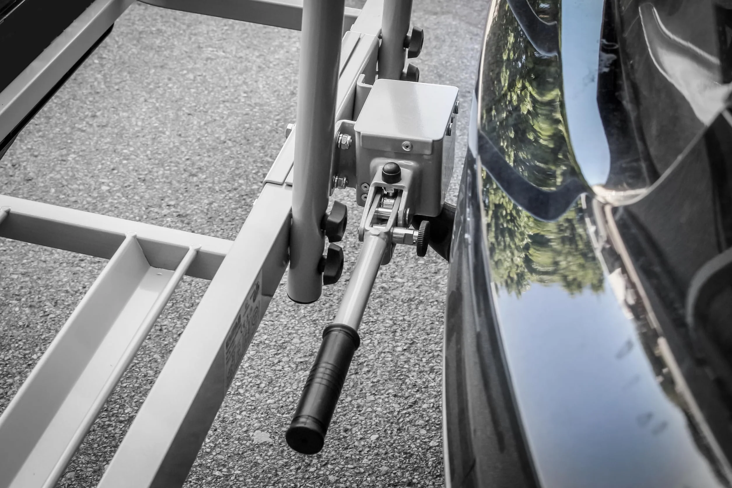 EUFAB 11402 Schnellverschluss für Fahrradträger, abschließbar, zum Nachrüsten, kompatiblemit carlo, Schwarz, Silber