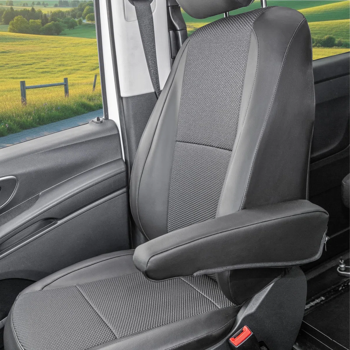 Premium-Passform Schonsitzbezug kompatibel mit Mercedes-Benz Vito BR 447 ab 2014 – Set Fahrersitz & Beifahrersitz, mit Airbagfunktion, robuste Sitzbezüge in Schwarz – Made in Germany