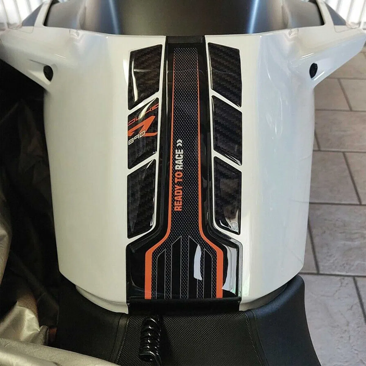 labelbike - 3D Aufkleber Set Motorrad Tank Harzschutz und Dekorationen kompatibel mit KTM 890 Duke R