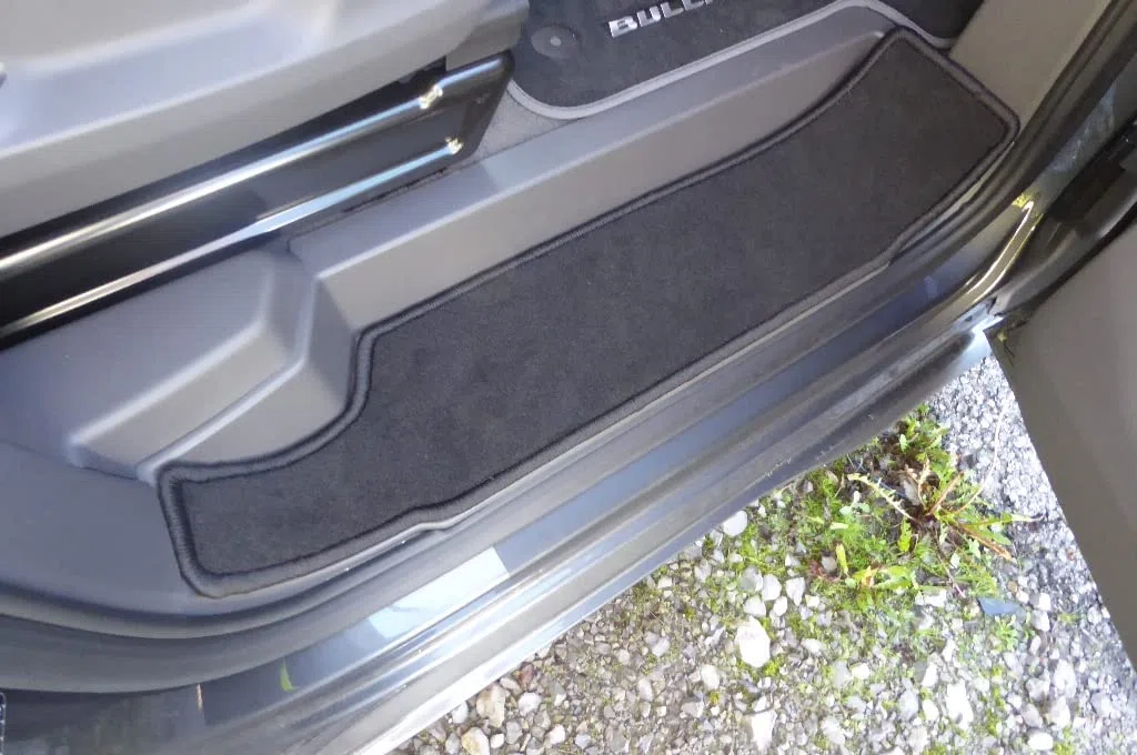 Teppiche für Einstieg Trittstufen Einstiegsmatten Trittstufenmatten passend für VW T7 California Coast Ocean 4-teilig