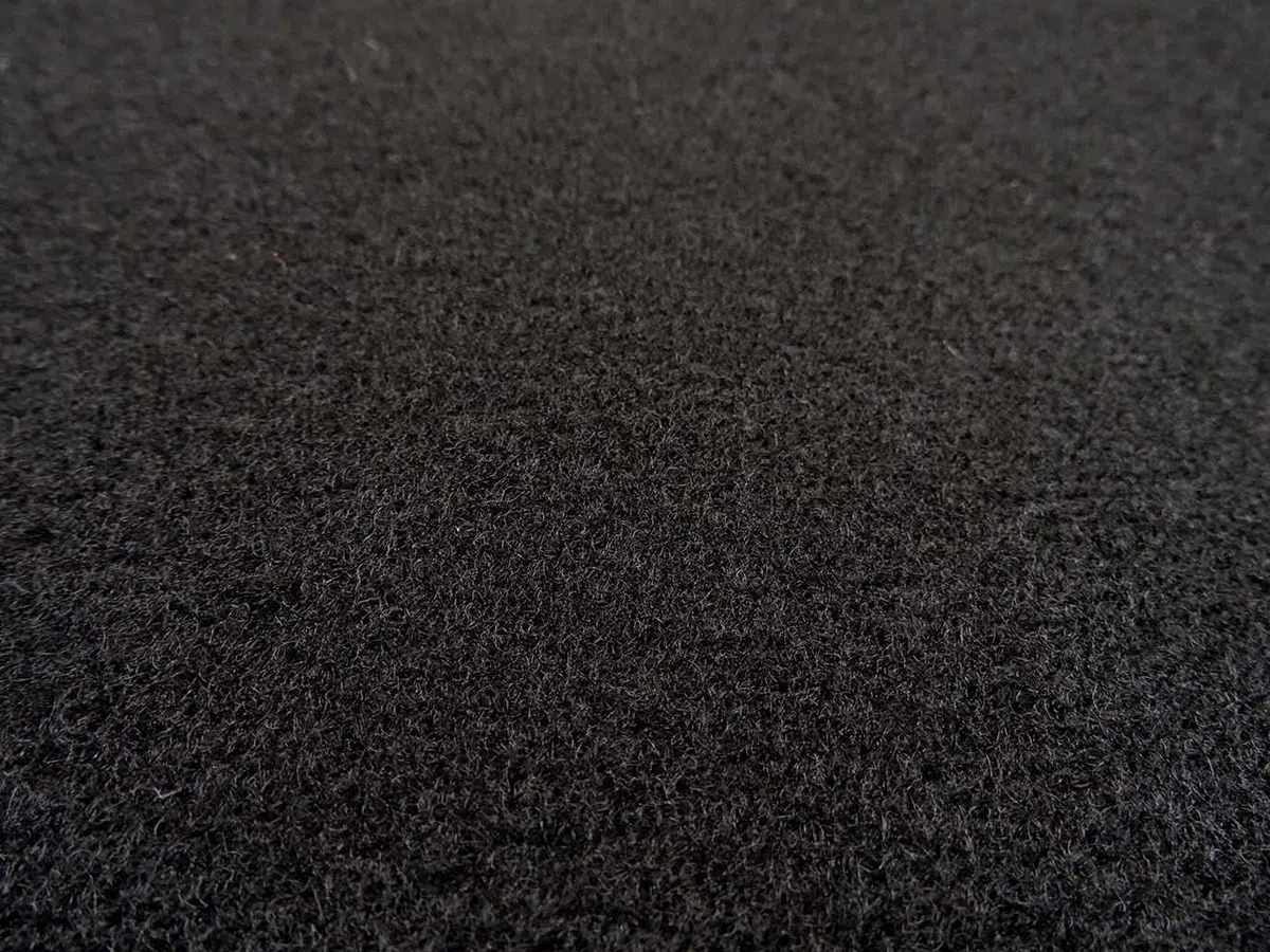 Meterware Autoteppich (Auskleide-Teppich für Fahrzeugboden, Kofferraum, etc) Hit schwarz, Zuschnitt (2m breit / 2m lang)