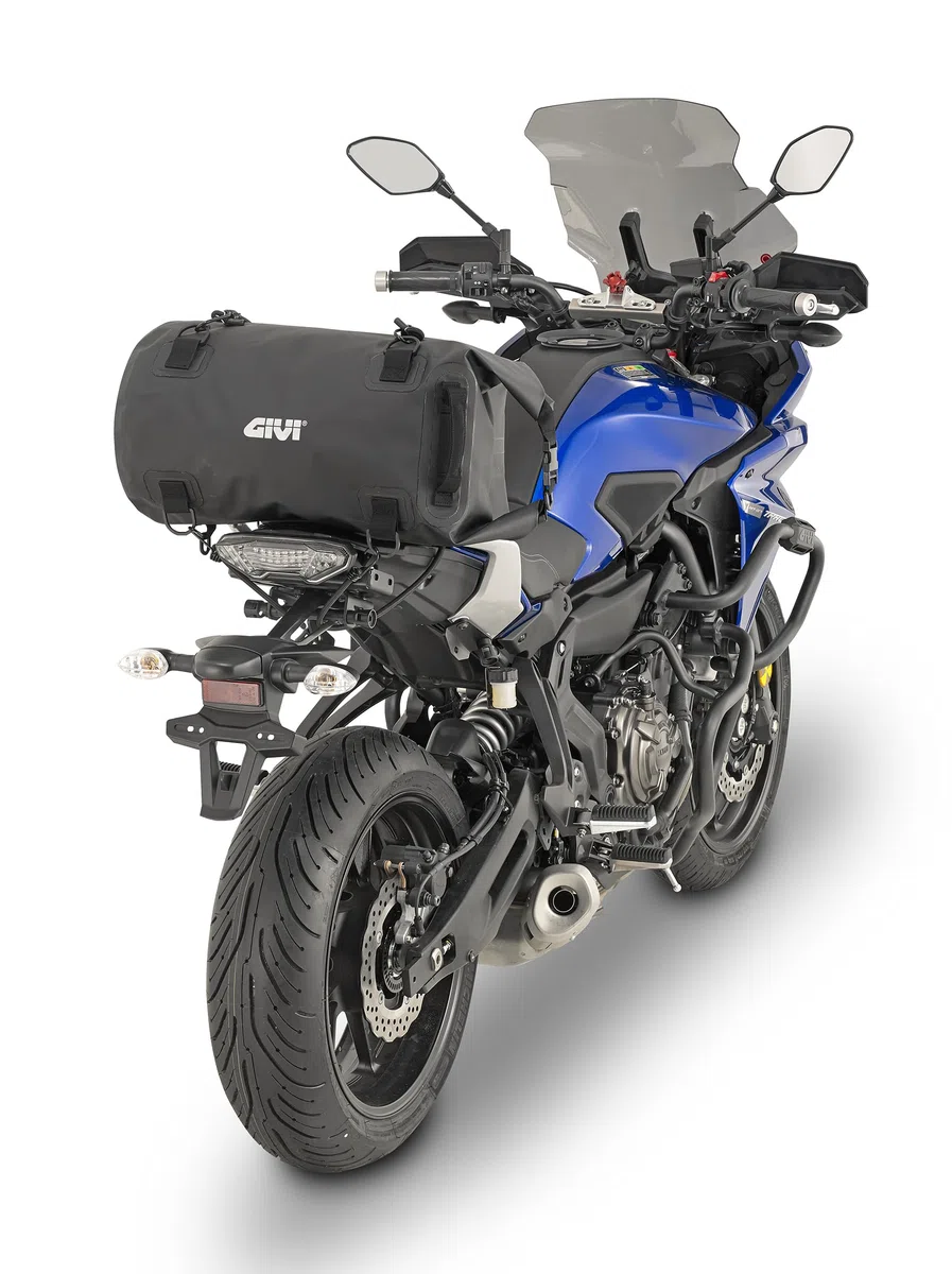 Gepäckrolle Moto Guzzi V7 II Stone Givi EA114BK 30 Liter schwarz