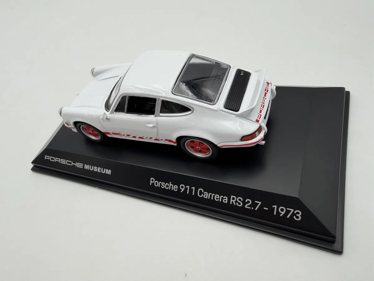 Porsche 911 Carrera RS 2.7 1973 Modellauto 1:43, weiß - Detailgetreues Sammlermodell I GT Marketing I Miniatur Fahrzeug (Museum Edition)