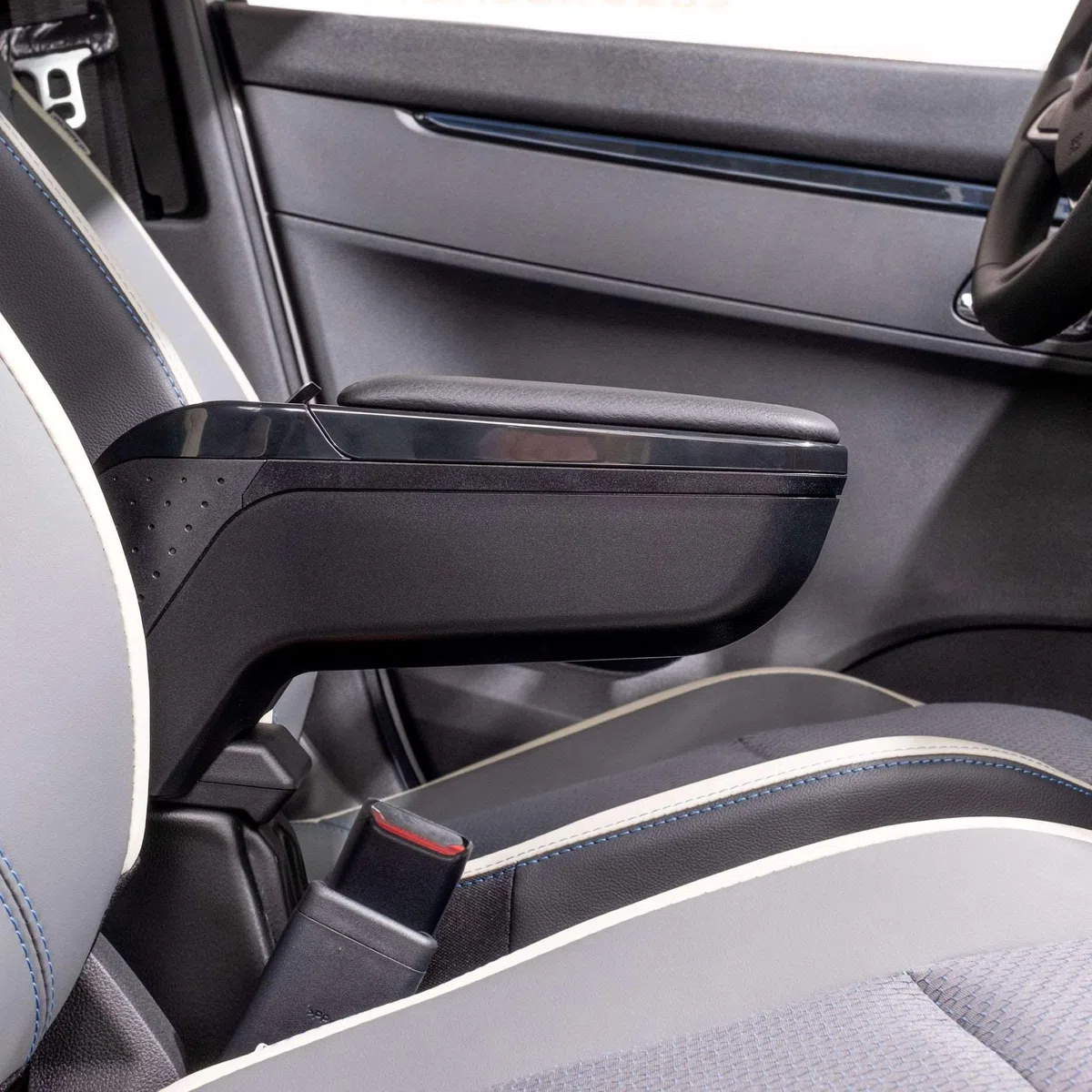 RATI ARMSTER 2 Armlehne kompatibel für TOYOTA AYGO X HYBRID 2026- [schwarz,vegan Leder] nachrüstbare Mittelarmlehne mit Staufach