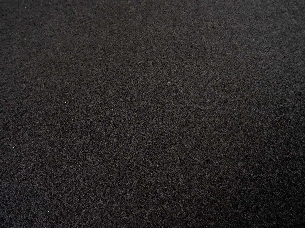 Meterware Autoteppich (Auskleide-Teppich für Fahrzeugboden, Kofferraum, etc) Hit schwarz, Zuschnitt (2m breit / 2m lang)