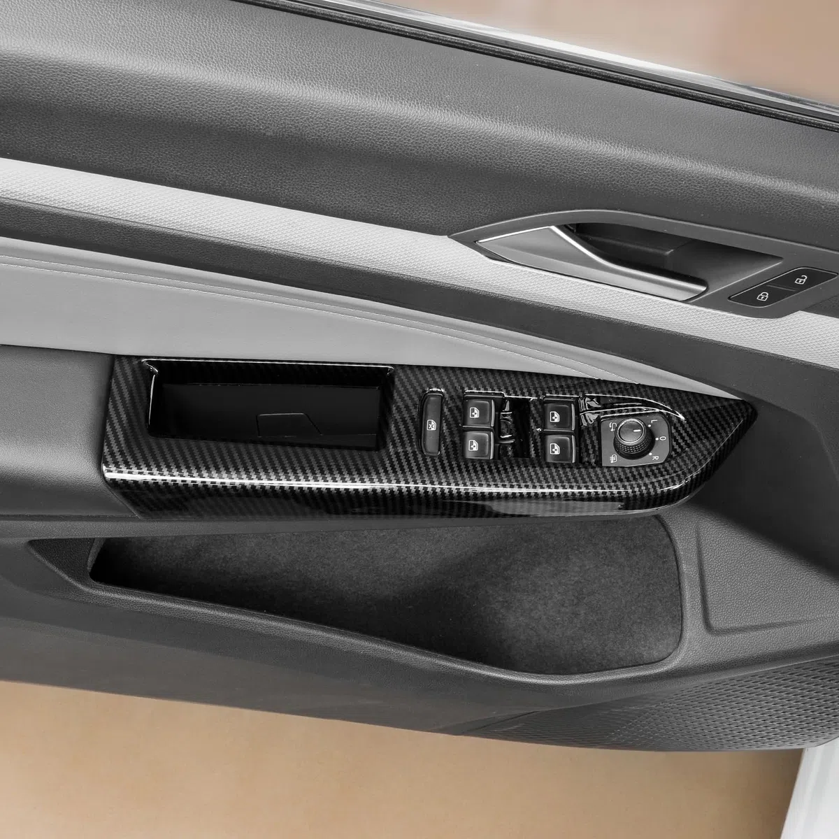 Fensterheber Abdeckung für VW Golf 8 2020 – 2025, 4-teiliges Set, ABS Interieur Dekorleisten in Rot/Carbonoptik, Passend für Tür Fensterheber Schalter